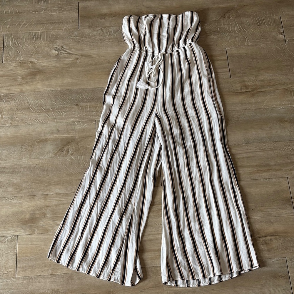 Fashion Nova Black and White Wide Leg Jumpsuit Size Small